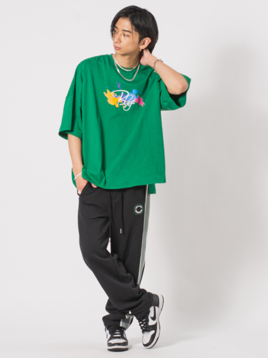 スニーカープリントモンスターシルエットTシャツ トップス REGIEVO