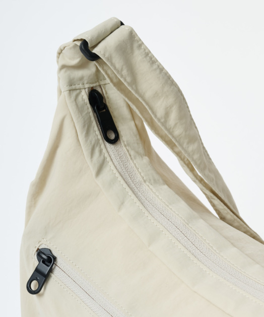 ☆韓国の人気☆【UMBRO】☆Pigment Mini-Hobo Ba.g☆関税込☆ ☆韓国の人気☆【UMBRO】☆Pigment Mini-Hobo Ba.g☆関税込