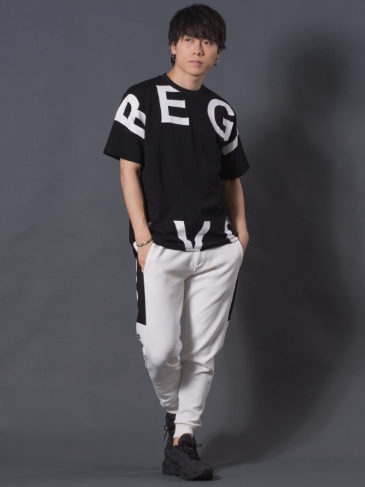 ★国内在庫/送関込**新作*SIGNビッグロゴTシャツ★ ビッグロゴTシャツ トップス REGIEVO